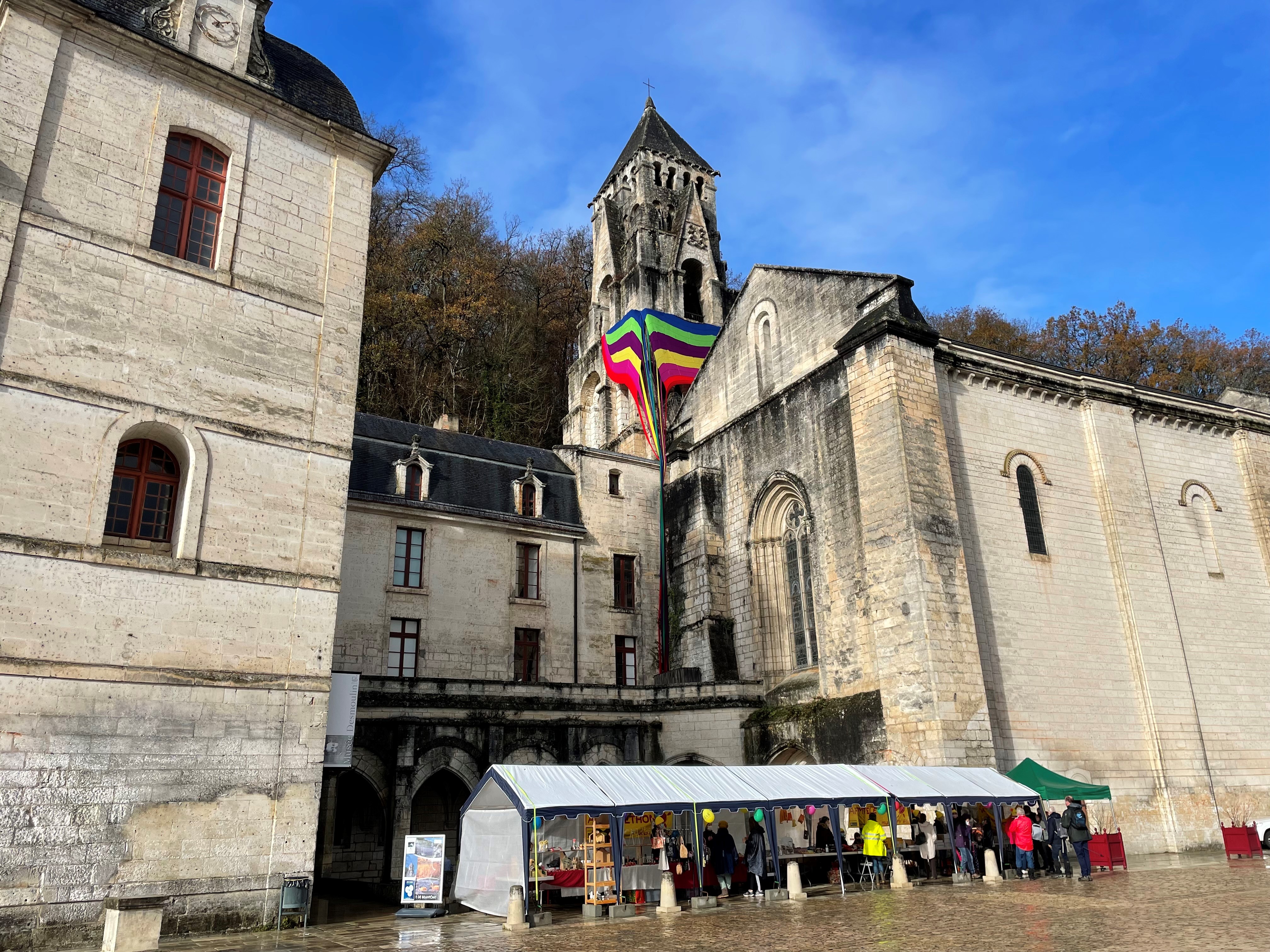 Entourer le plus vieux clocher de France, We did It !
